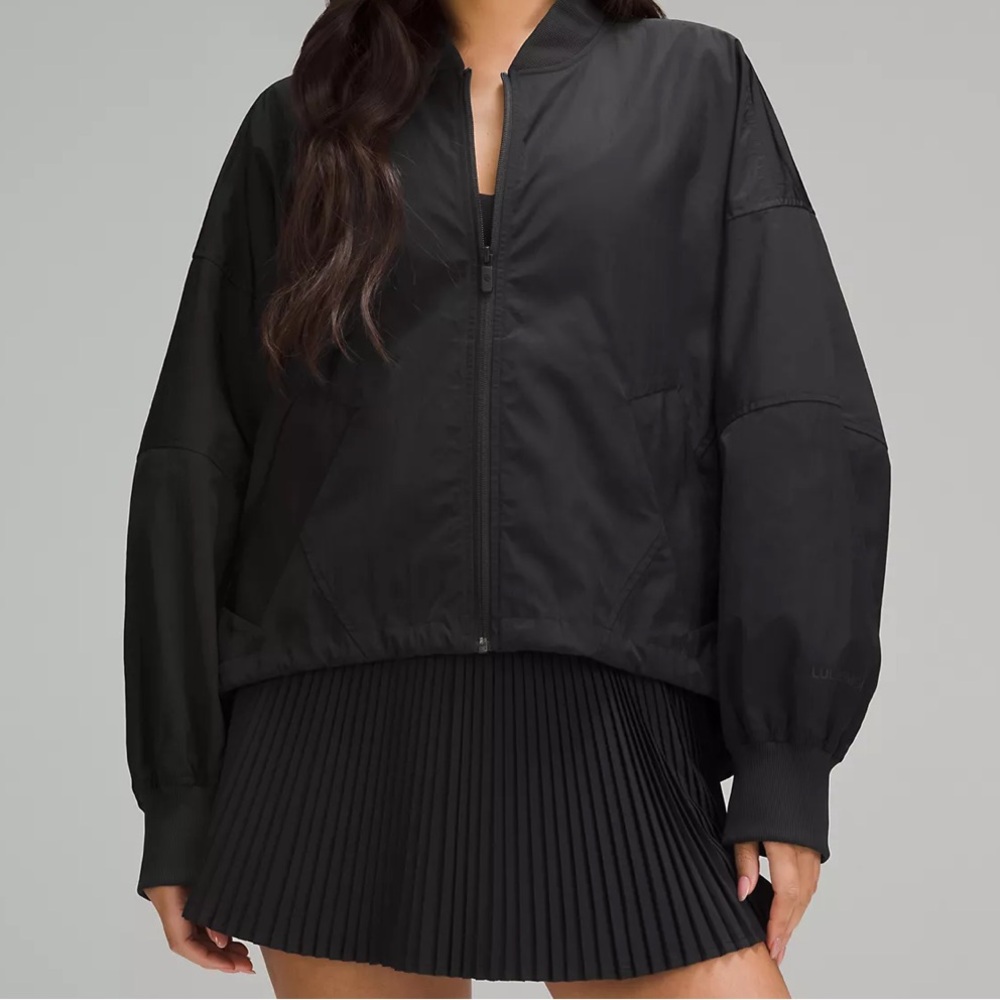 Lululemon black cinch bomber jacket